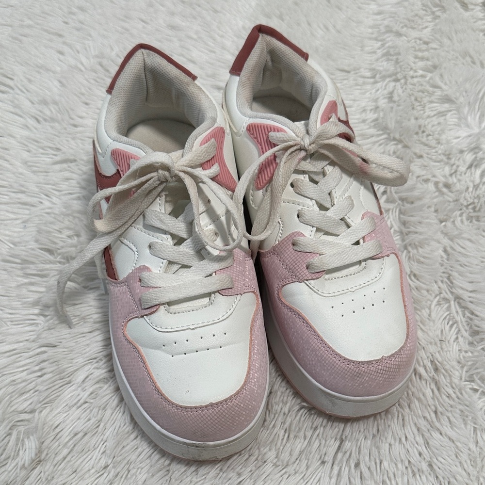 ❤️ Roller Skate Sneaker